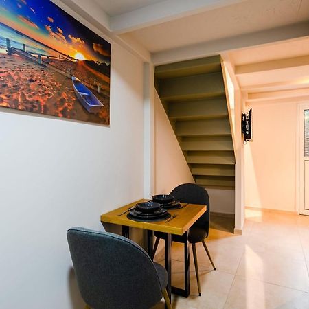 Uncover Kalamata'S Hidden Gem - Cosy City Nest Εξωτερικό φωτογραφία